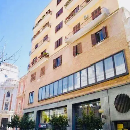Piazza Della Vittoria 公寓